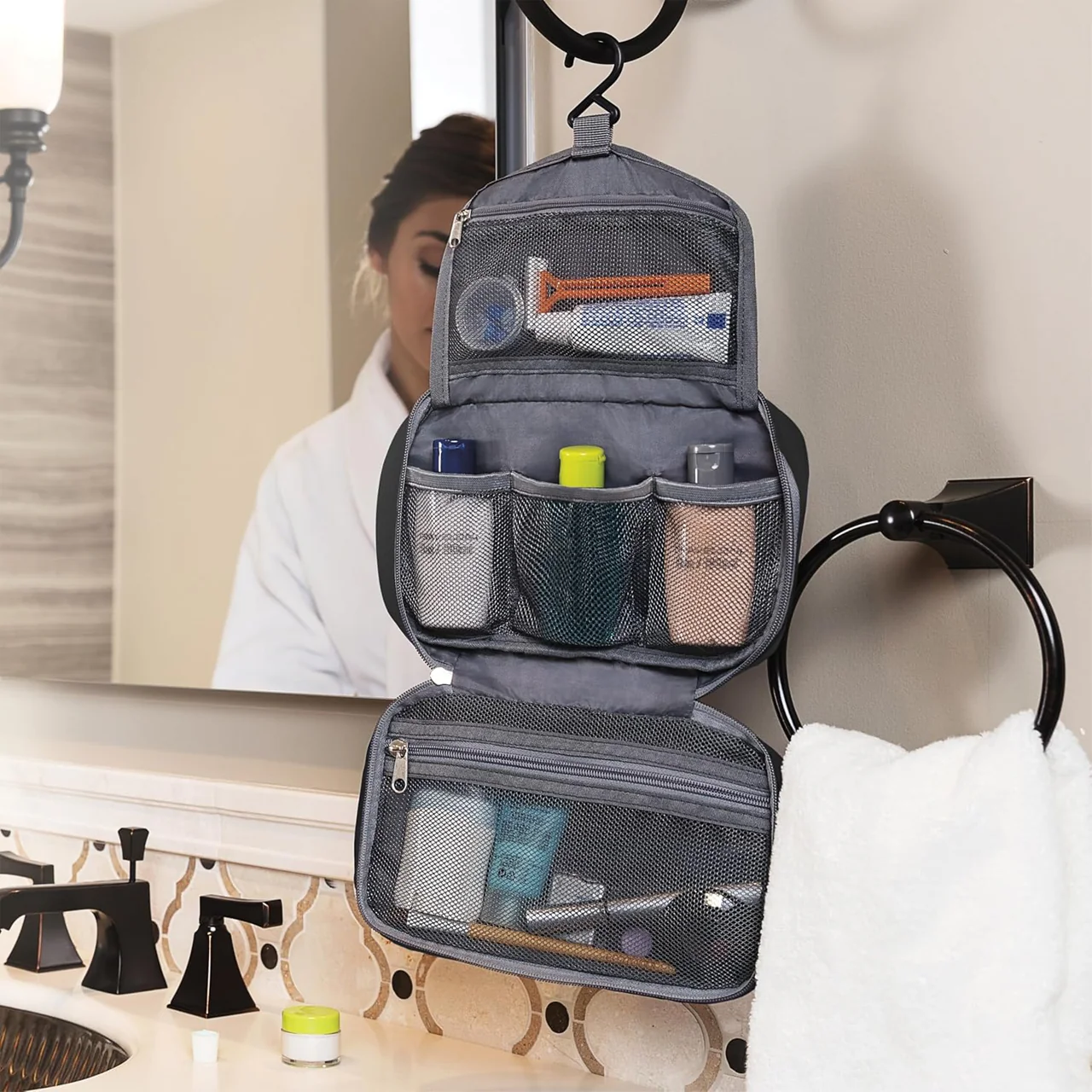 Travelon - Compact Hanging Toiletry Case - Image 3