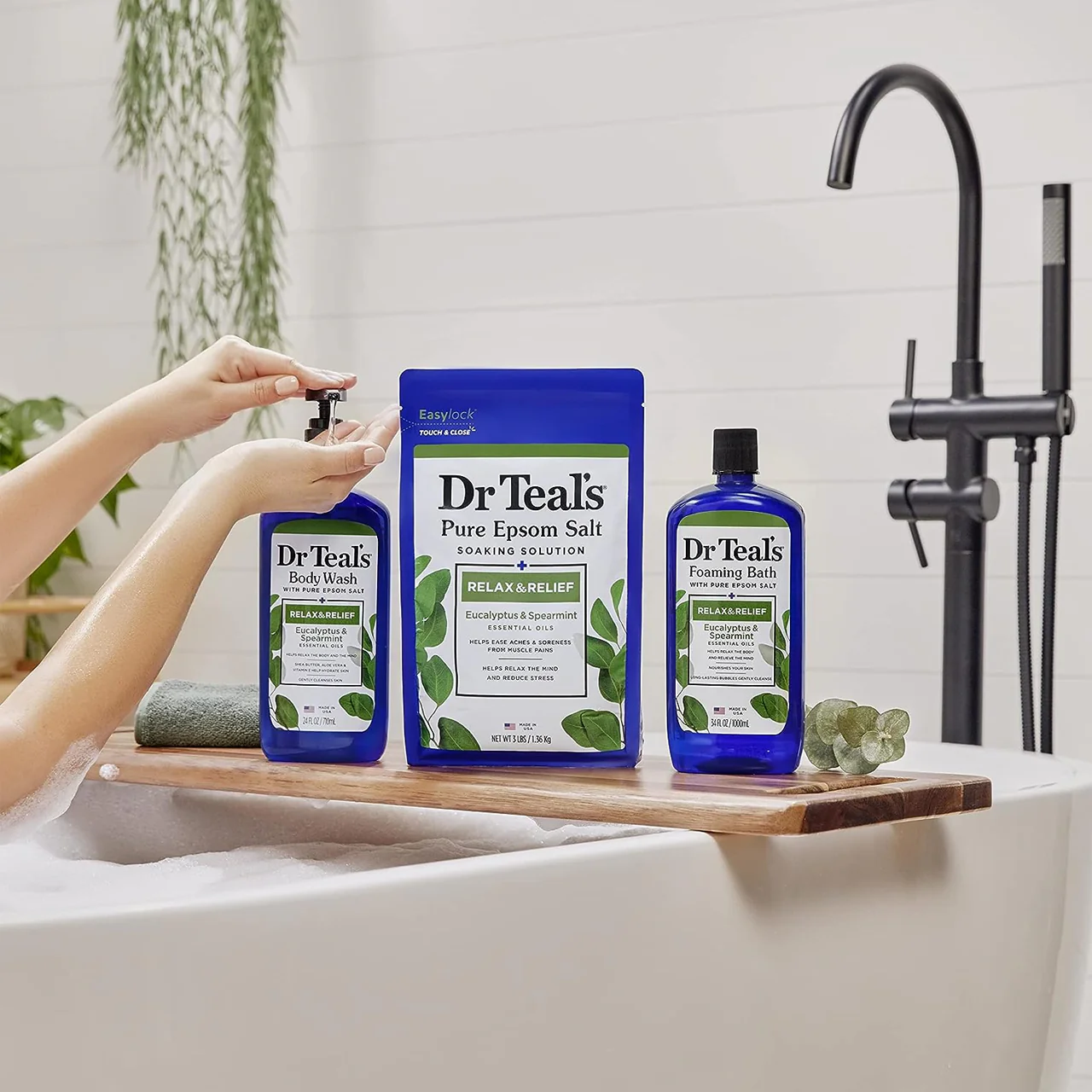 Dr. Teal's - Relax & Relief Foaming Bath with Eucalyptus, Spearmint & Pure Epsom Salt | 1 L - Image 3