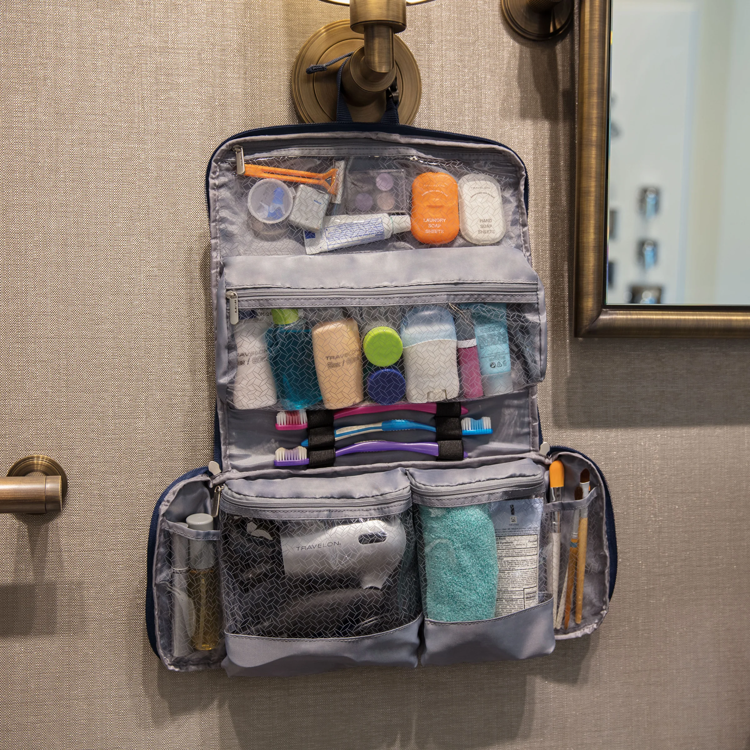 Travelon - Flat-Out  Hanging Toiletry Kit - Image 9