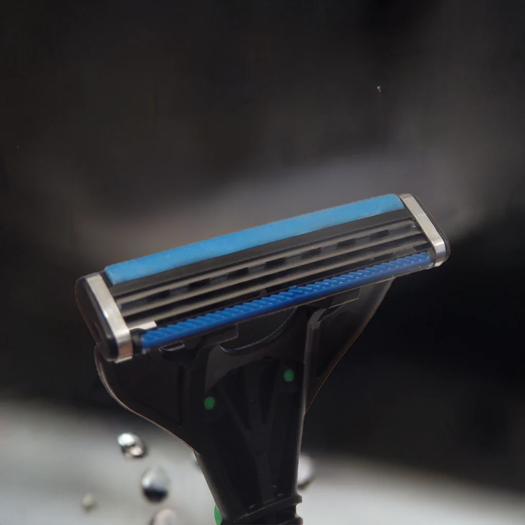 Option+ Triple Blade Razor For Men | 4 Razors - Image 3