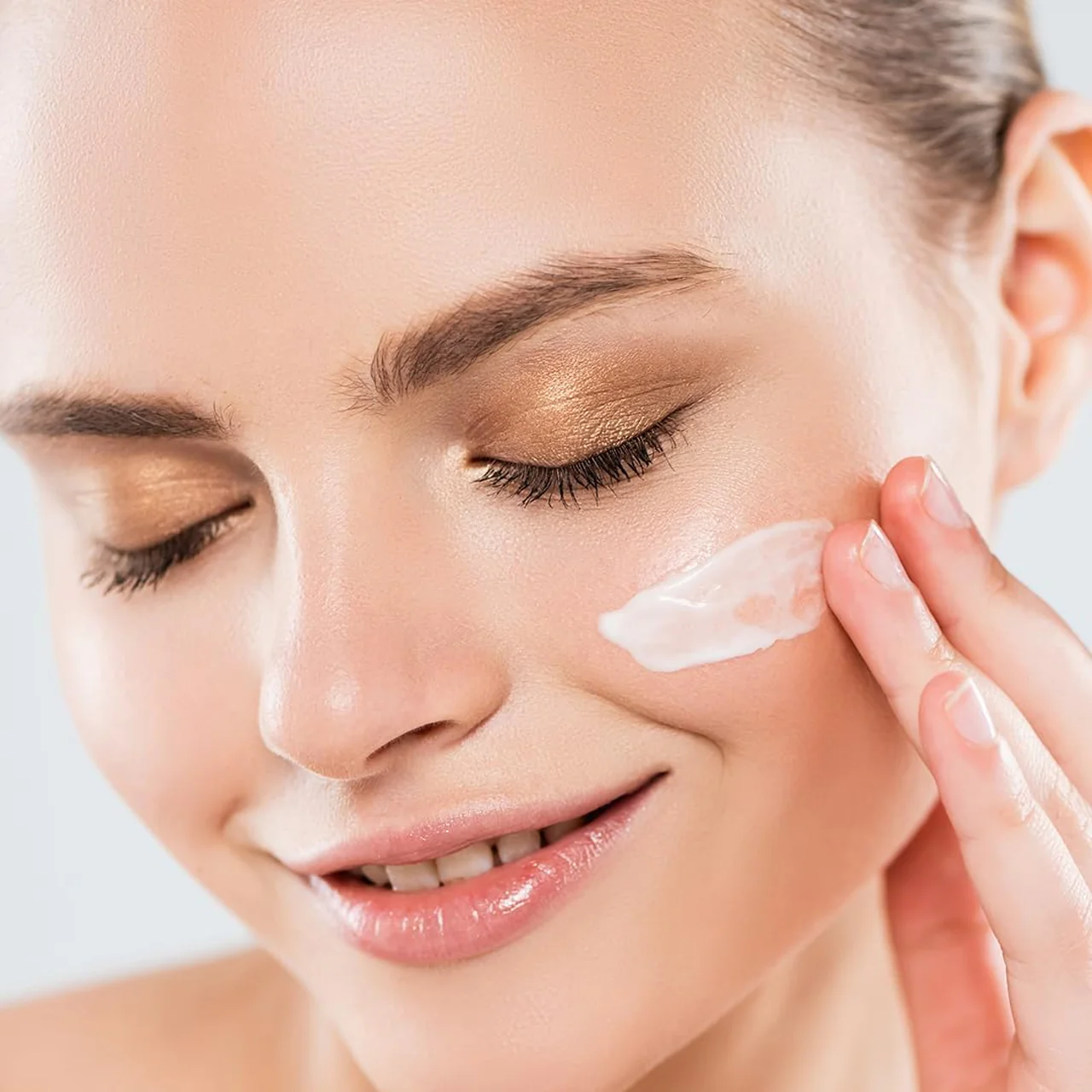 Refresh Botanicals - Brightening Facial Moisturizer - Neroli & Grapefruit | 50 mL - Image 3