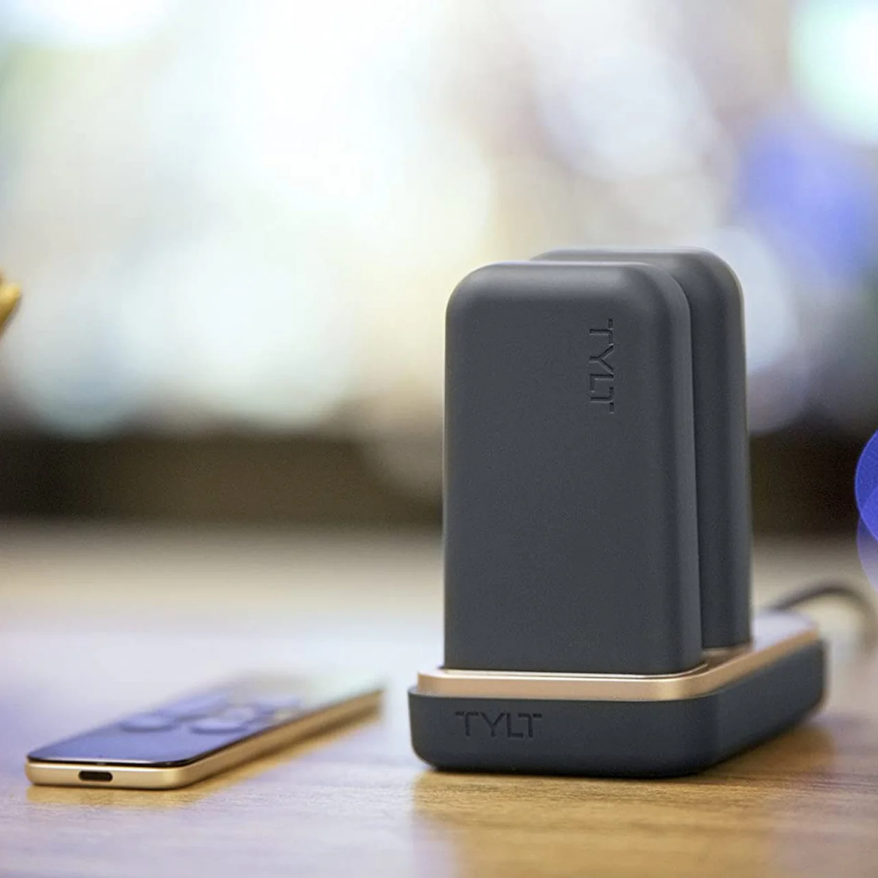 TYLT - Portable Powerbank & Dual Dock Combo - Image 3